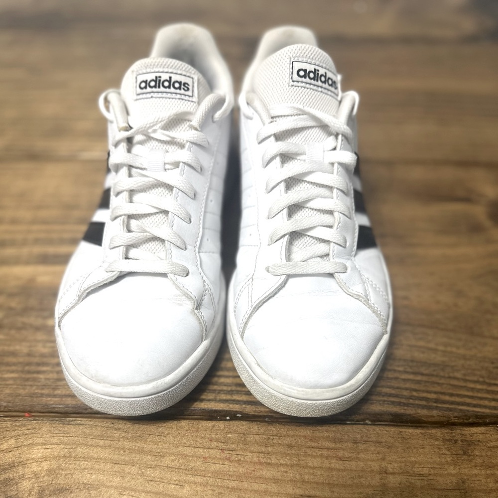 Adidas women lifestyle shoes
